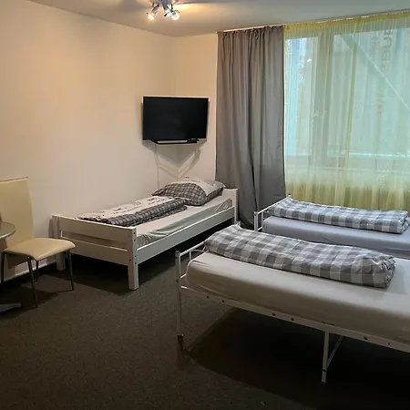 Monteurzimmer 3 Pers, Wuerzburg, Gerbrunn, Gemeinschaft Kueche, Dusche, Wc Apartment Gerbrunn